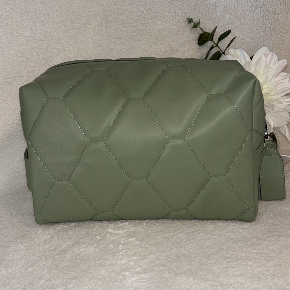 Lug Satin Luxe Toiletry Case - Bumper Satin ~ Sage - Picture 4 of 8